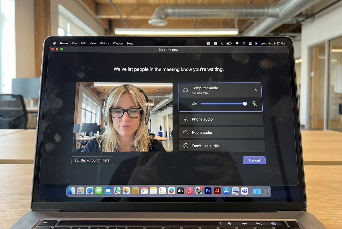 超逼真的Macbook屏幕视频会议图